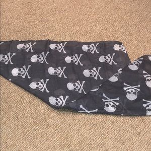 SoulCycle Gray with White Skull Bandana